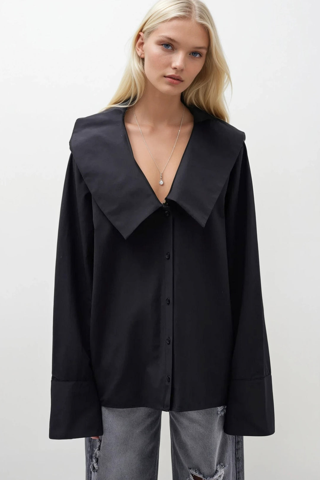 Geniş Yaka Volan Kol Siyah Gömlek