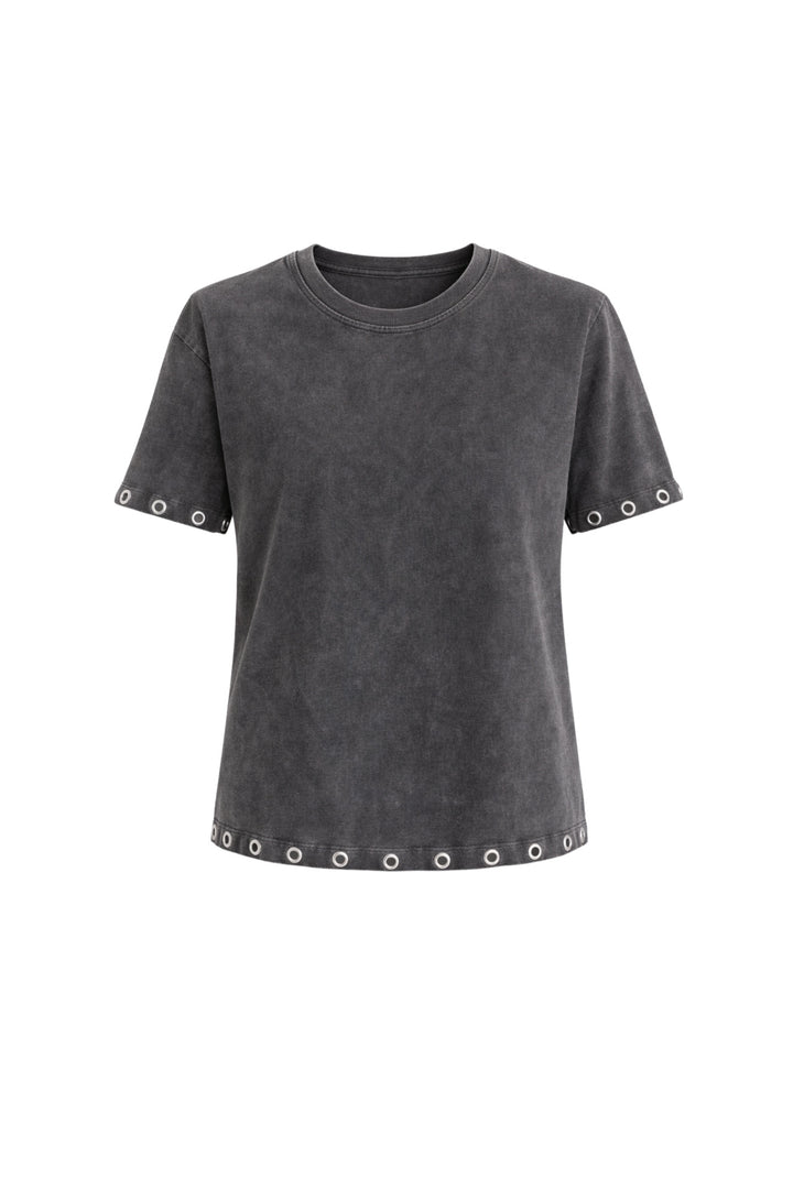 Yıkama Efektli Kuşgözü Detay Siyah Tişört