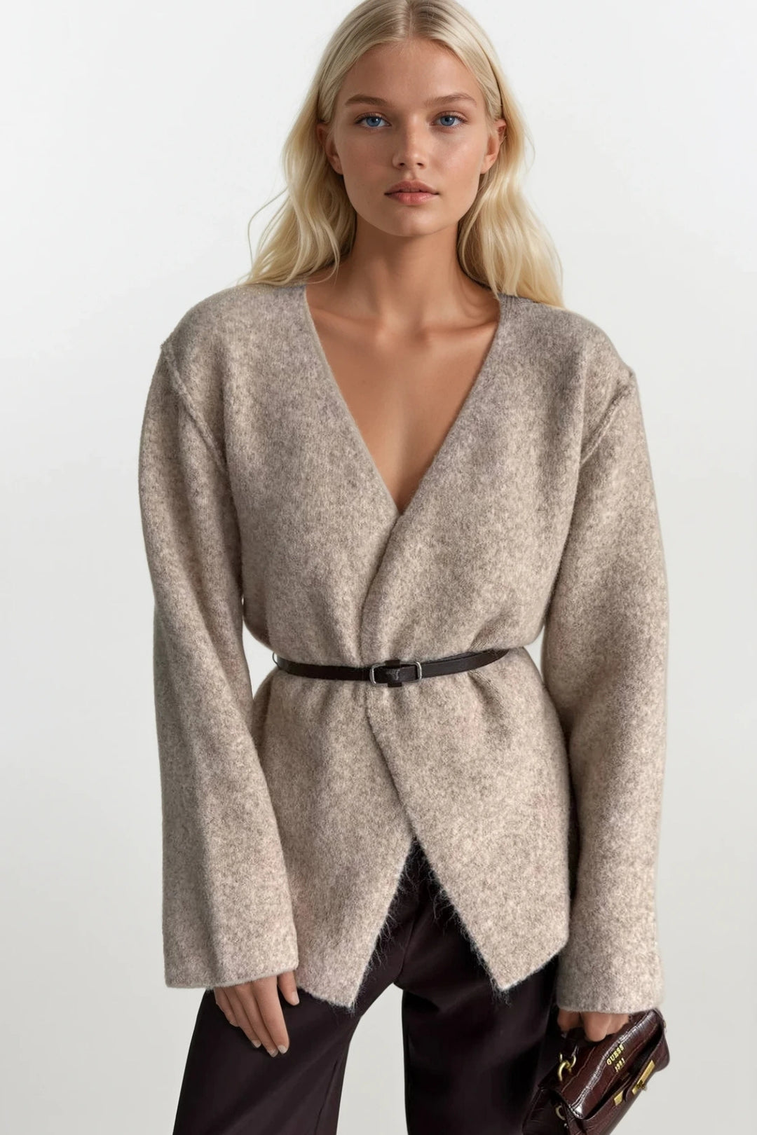 Kemer Detay Kruvaze Yaka Bej Triko Hırka