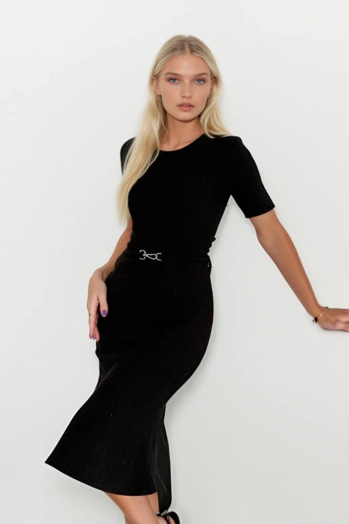 Kemerli Kısa Kol Siyah Midi Elbise