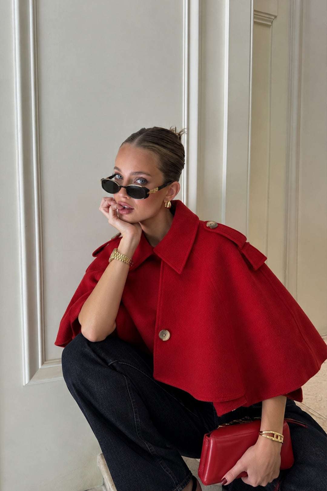 Düğme Detay Crop Kırmızı Pelerin Trenchcoat