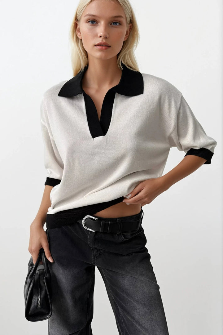 V Yaka Şerit Detay Beyaz Siyah T-Shirt