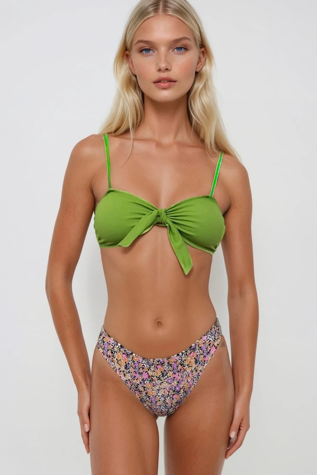 Fiyonk Detay Çiçekli Yeşil Bikini Takım