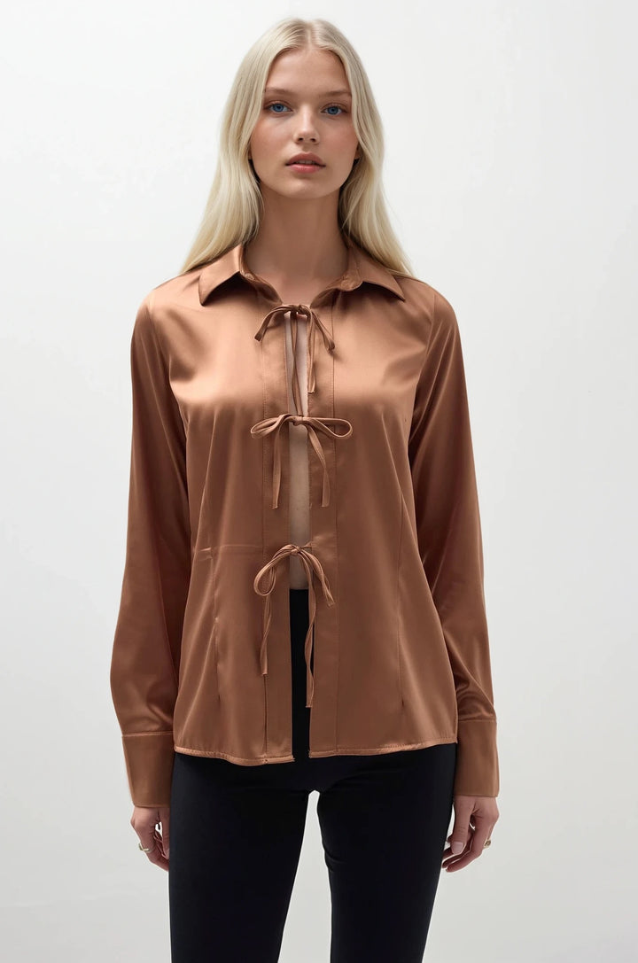 Bağlama Detay Saten Koyu Bej Gömlek
