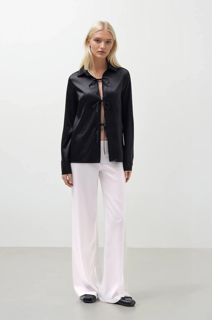 Bağlama Detay Saten Siyah Gömlek
