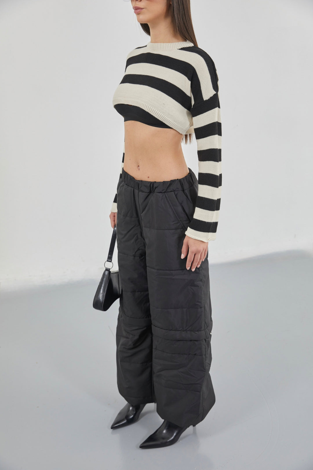 Fermuar Detay Kapitone Siyah Pantolon