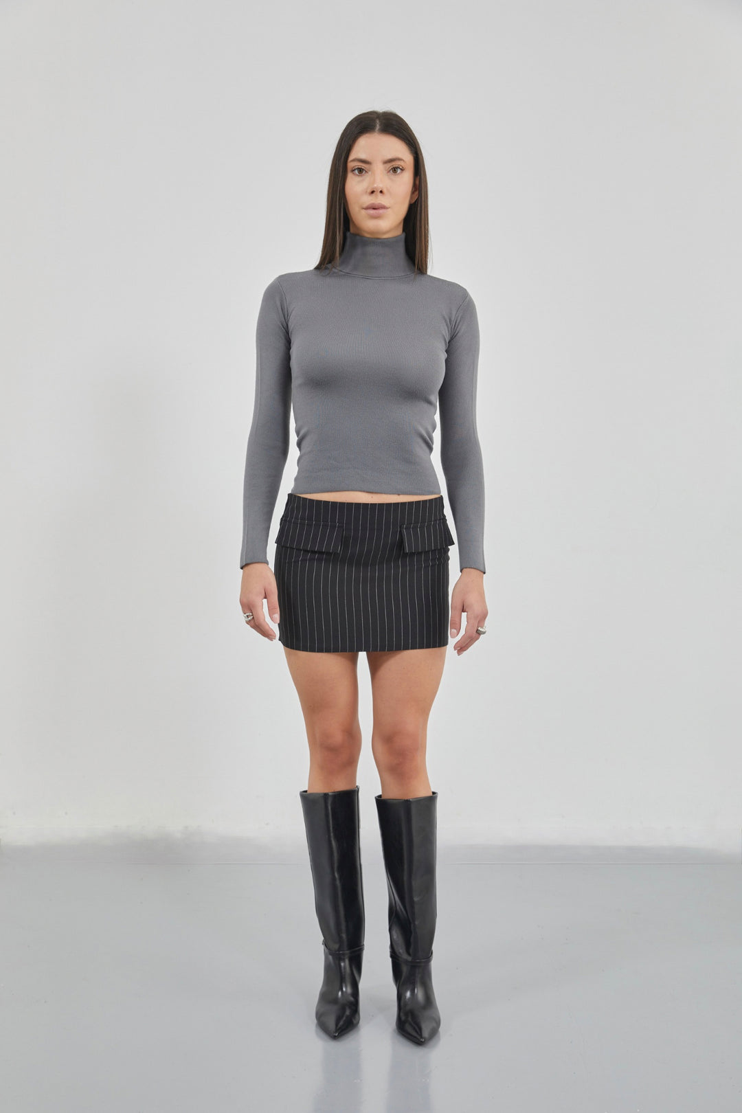 Turtleneck Gray Knit Blouse 