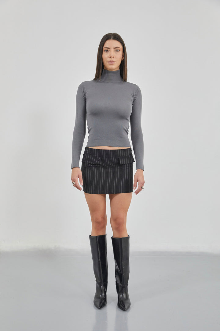 Turtleneck Gray Knit Blouse 