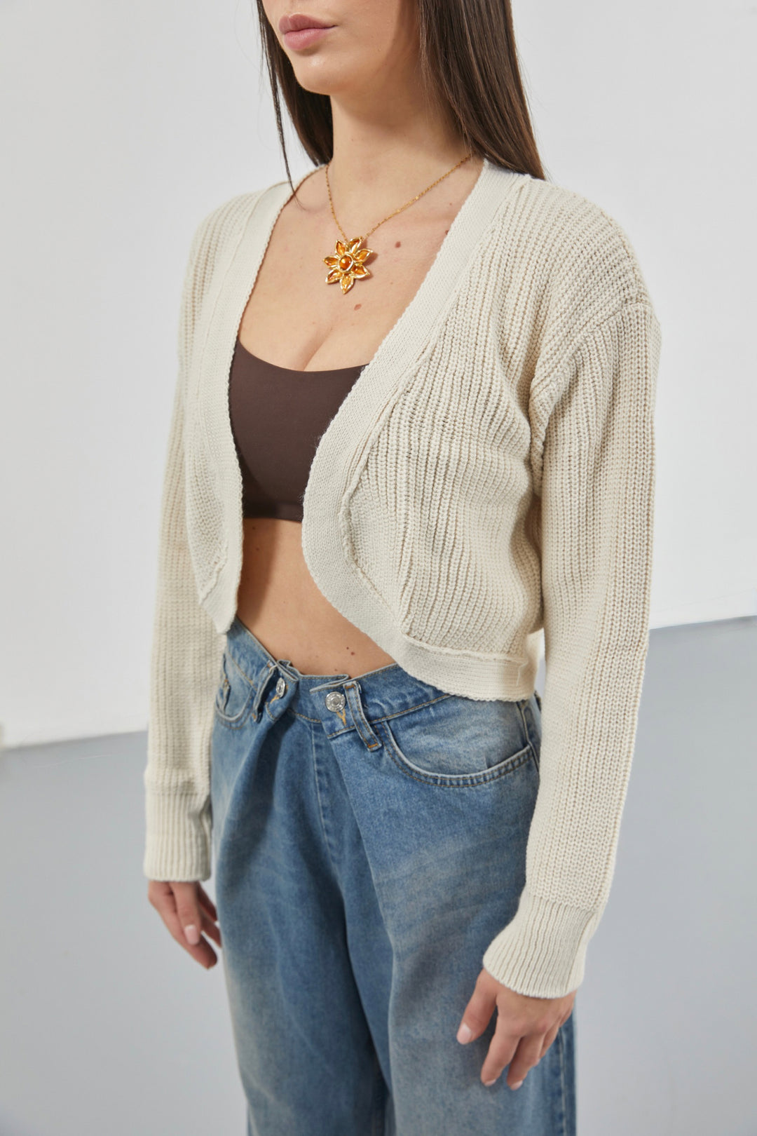 Crop Beige Knitted Cardigan with Piping 