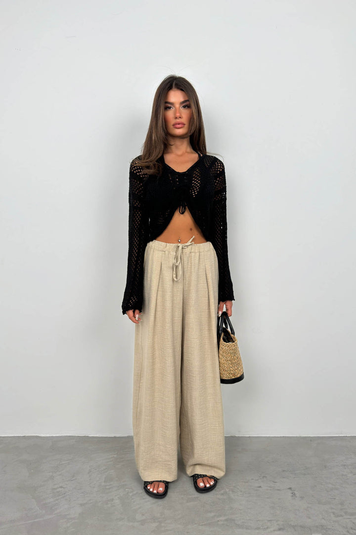 Ajurlu Büzgülü Siyah Triko Bluz