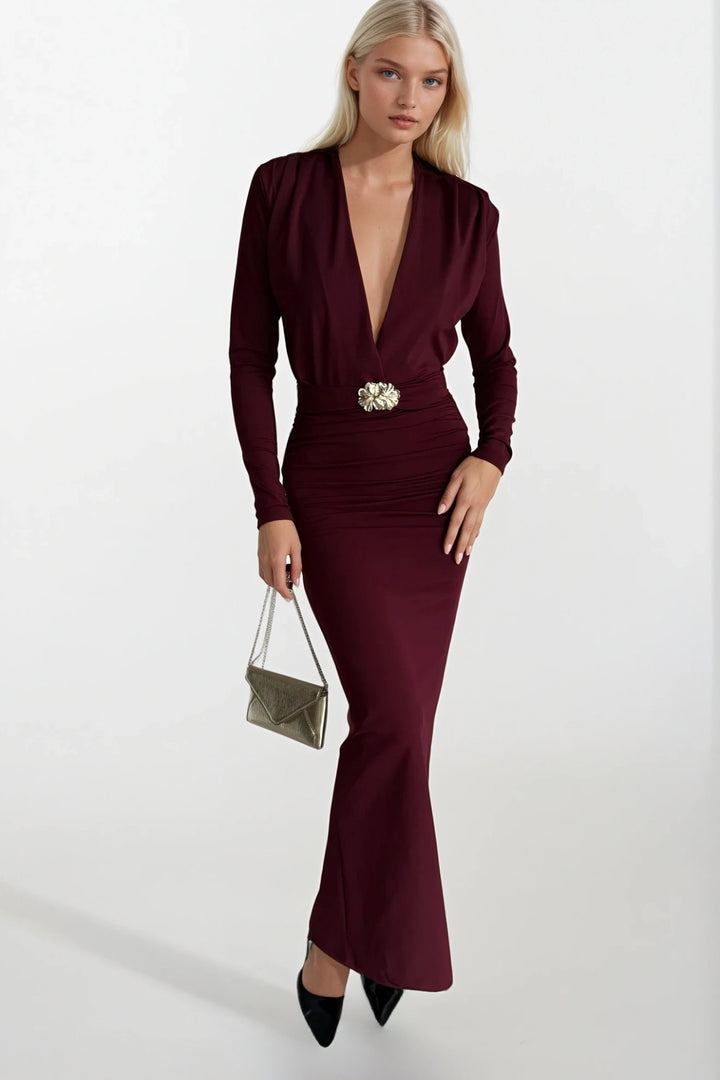 Aksesuar Detay Omuz ve Bel Büzgülü Kahverengi Maxi Elbise