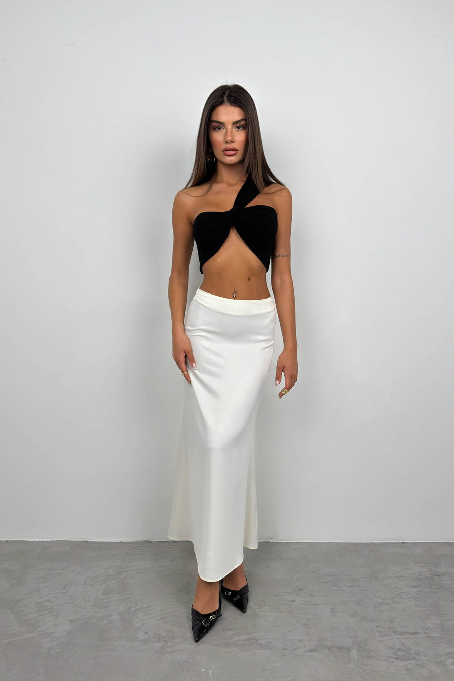 Asymmetrical Tied One Shoulder Black Crop 