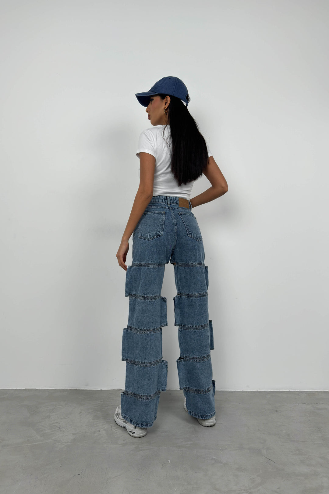 Asimetrik Pencere Detay Koyu Mavi Jean