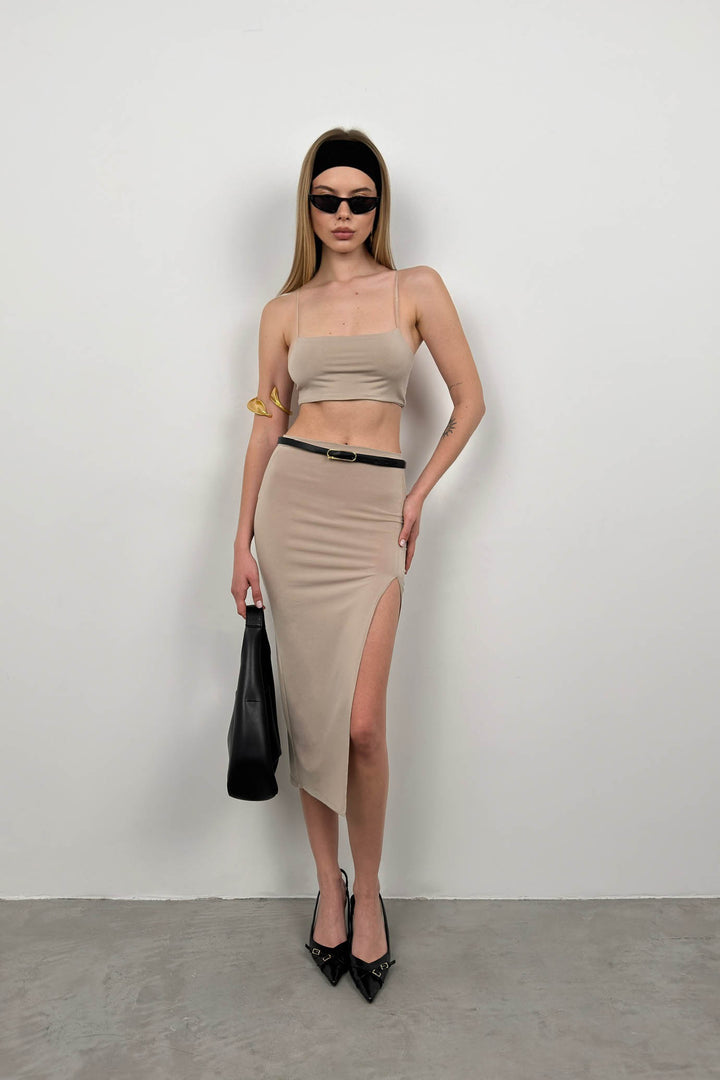 Askılı Crop Yırtmaçlı Bej Etek Takım