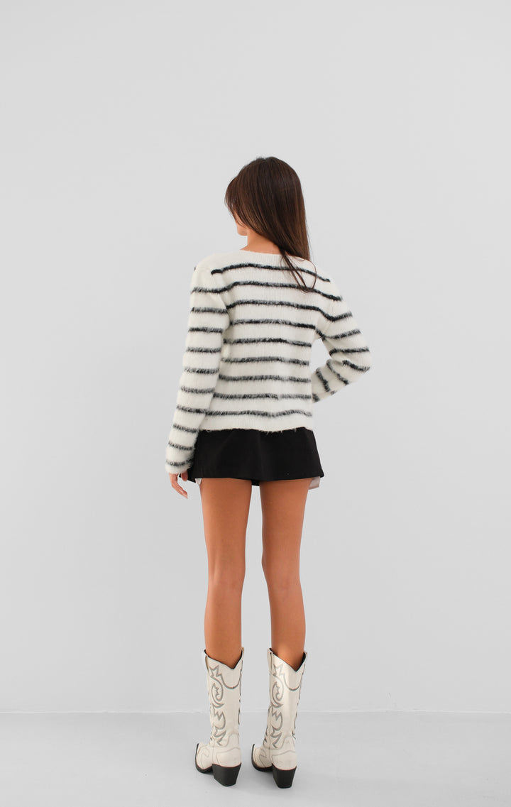 Bağcık Detaylı Çizgili Sakallı Triko Beyaz Hırka