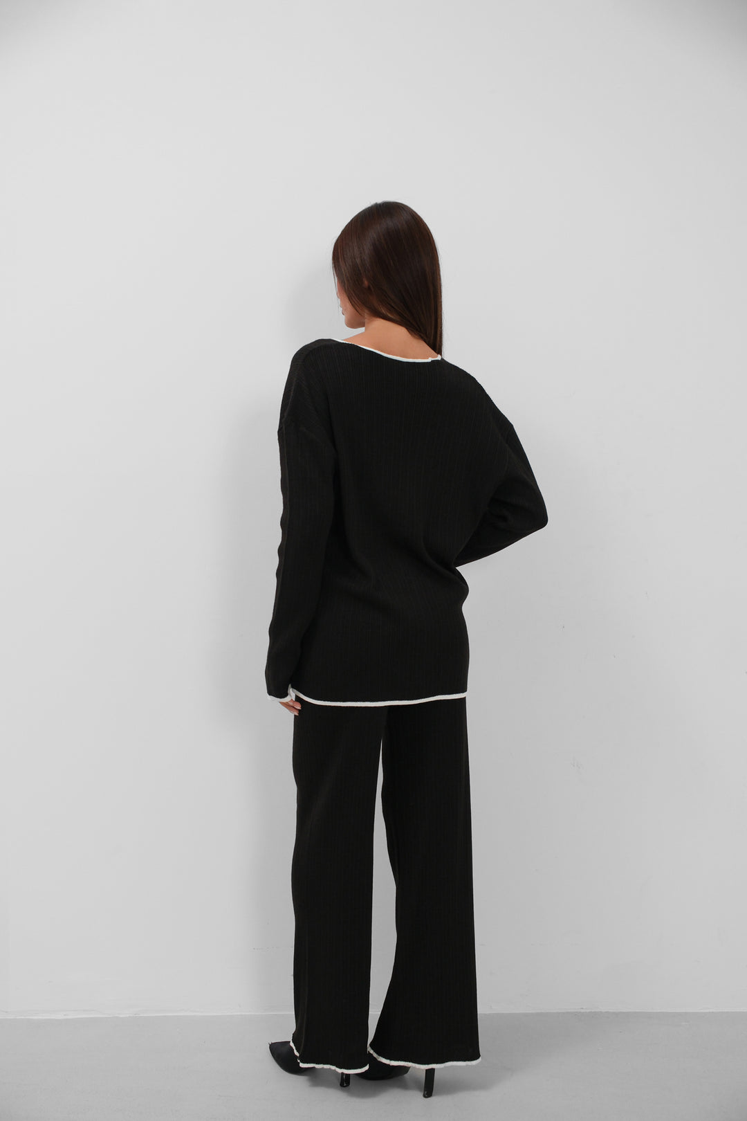 Bağcıklı ve Biye Detaylı Hırka Pantolon Triko Siyah Takım