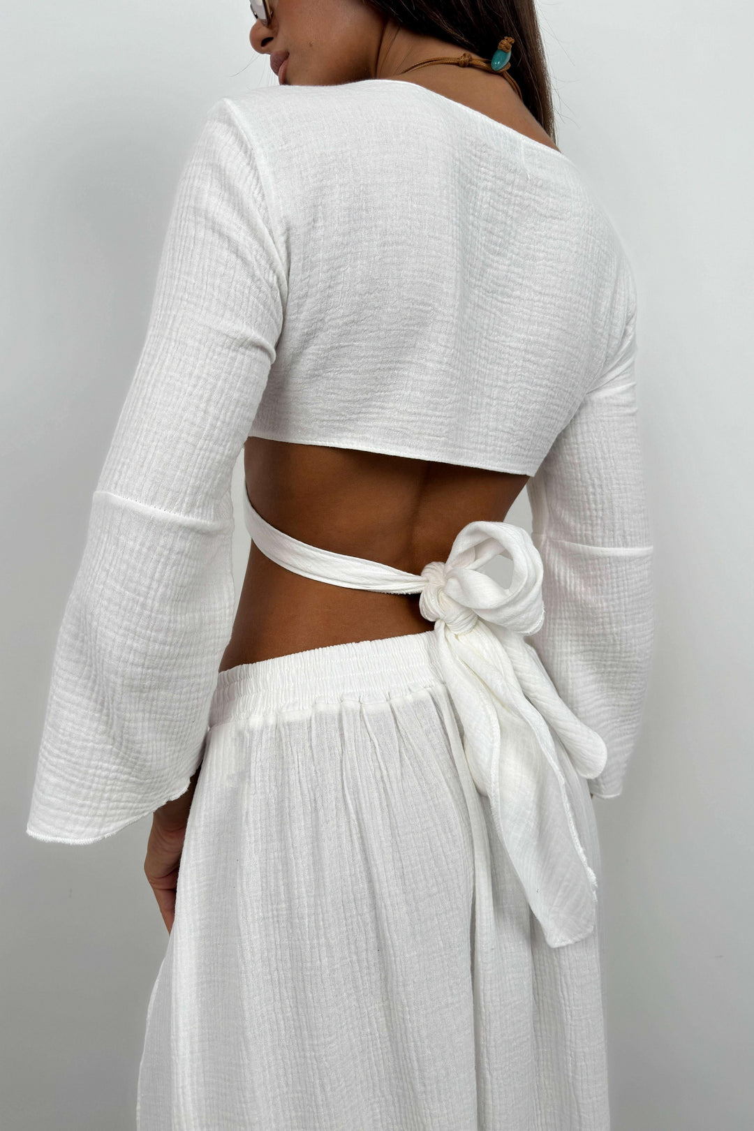 Bağcıklı Yırtmaçlı Beyaz Etek Takım