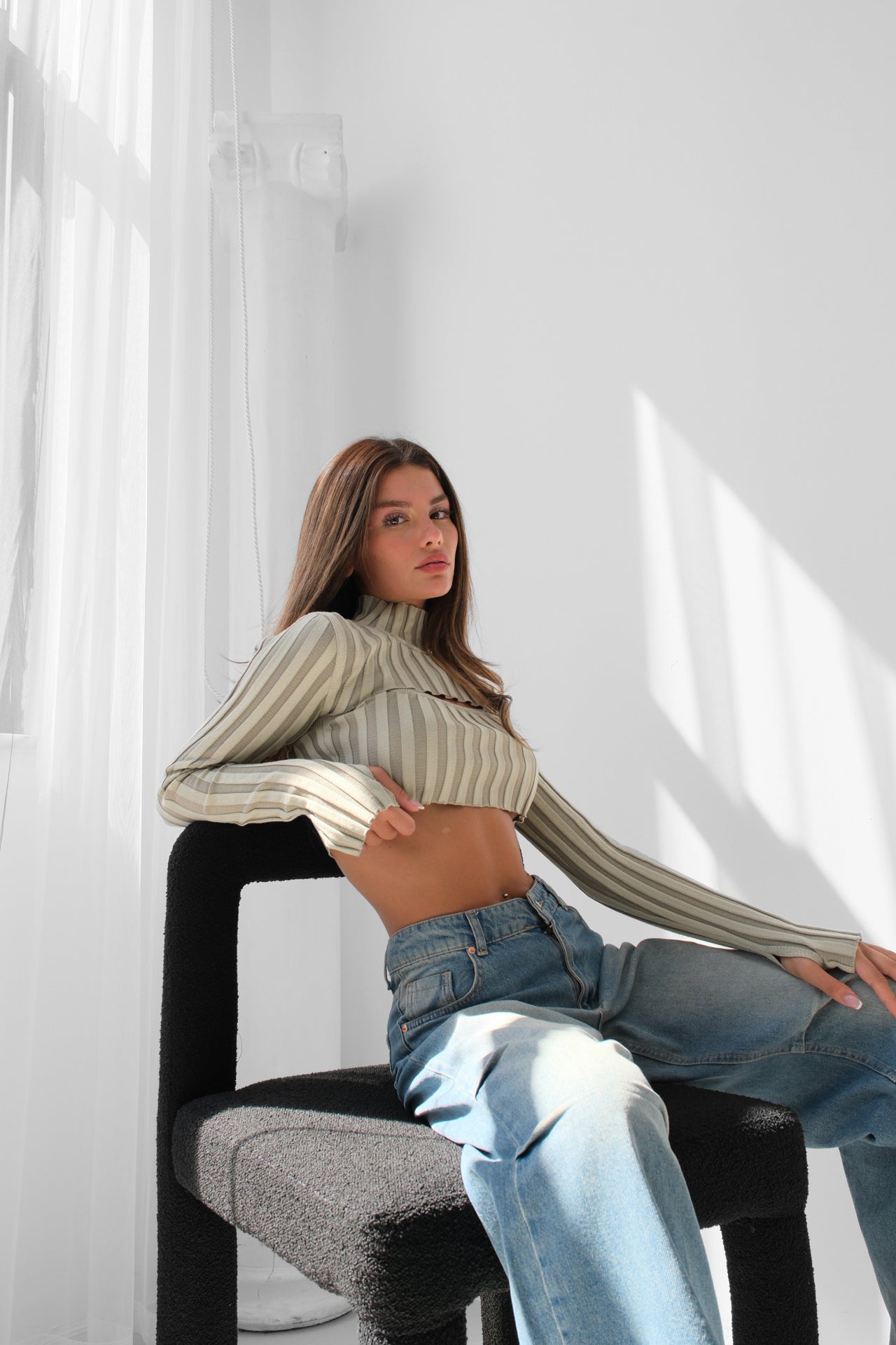 Turtleneck Beige Sweater Crop 