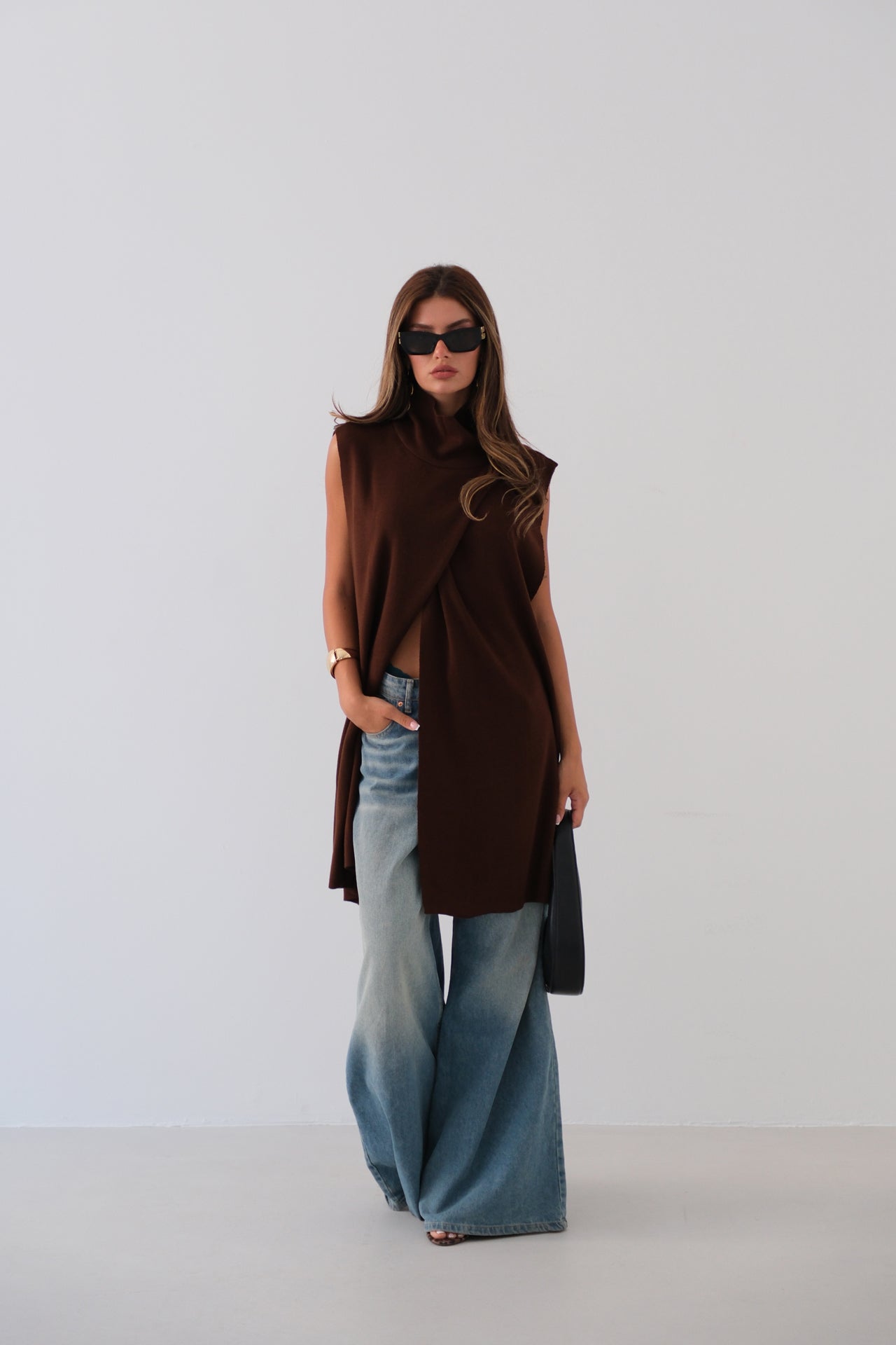 Turtleneck Sleeveless Brown Knit Poncho 