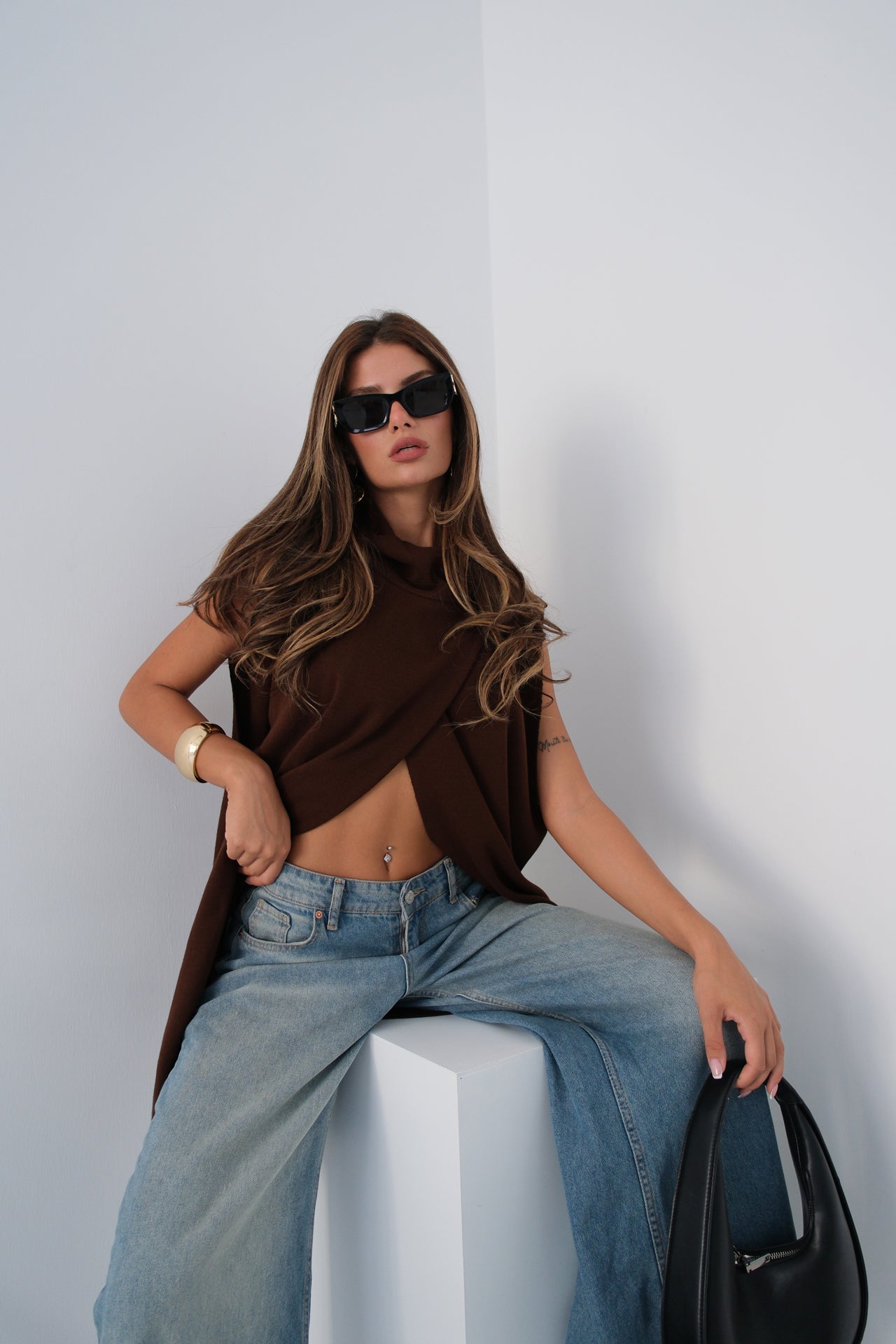 Turtleneck Sleeveless Brown Knit Poncho 