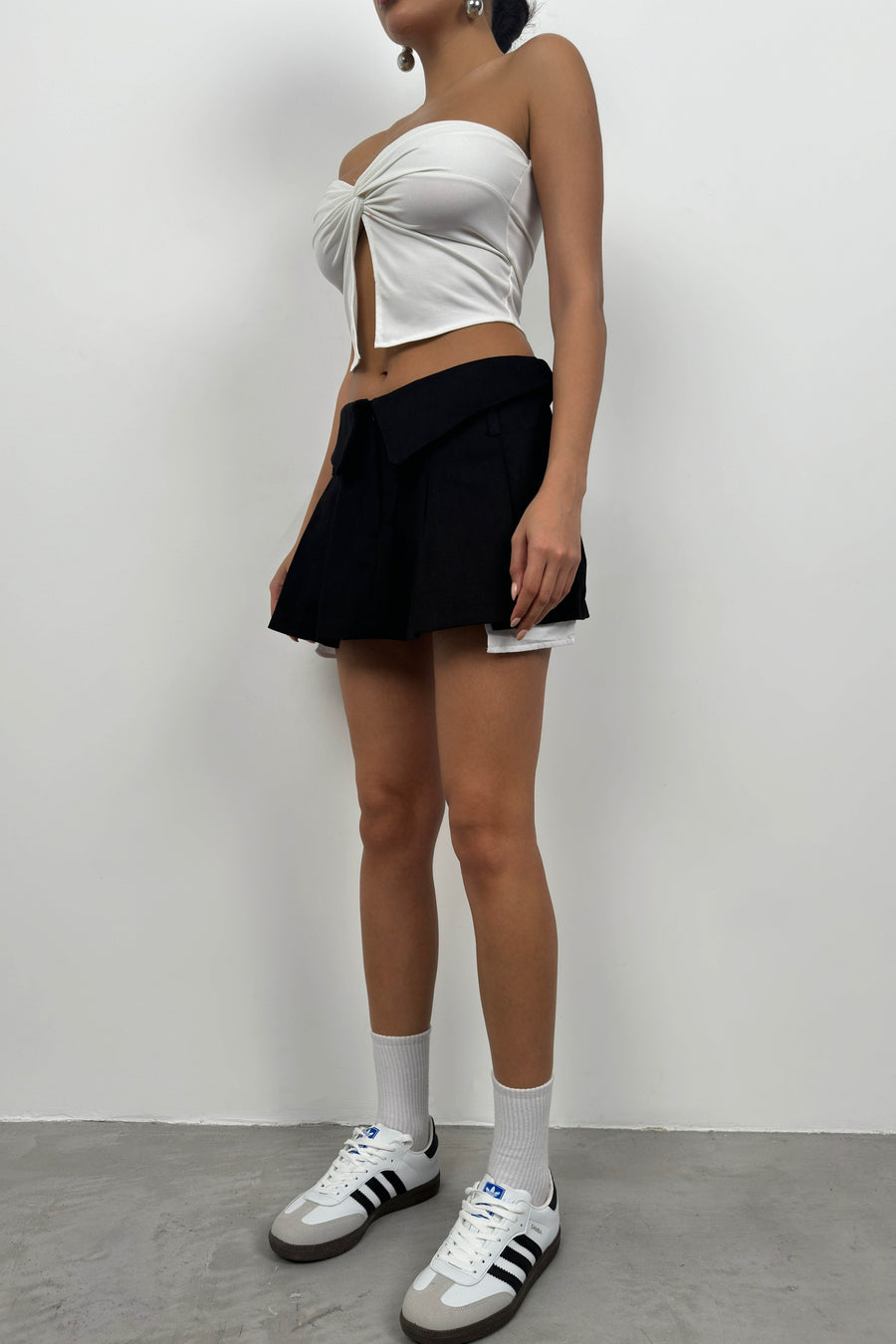 Pleated Black Mini Skirt with Waist Fold 