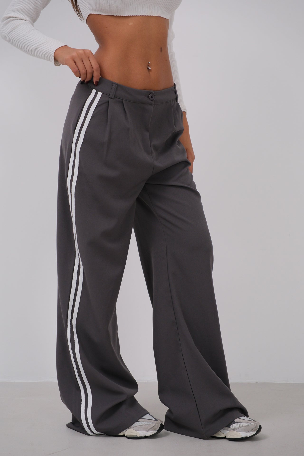 Piping Detail Low Waist Gray Trousers 