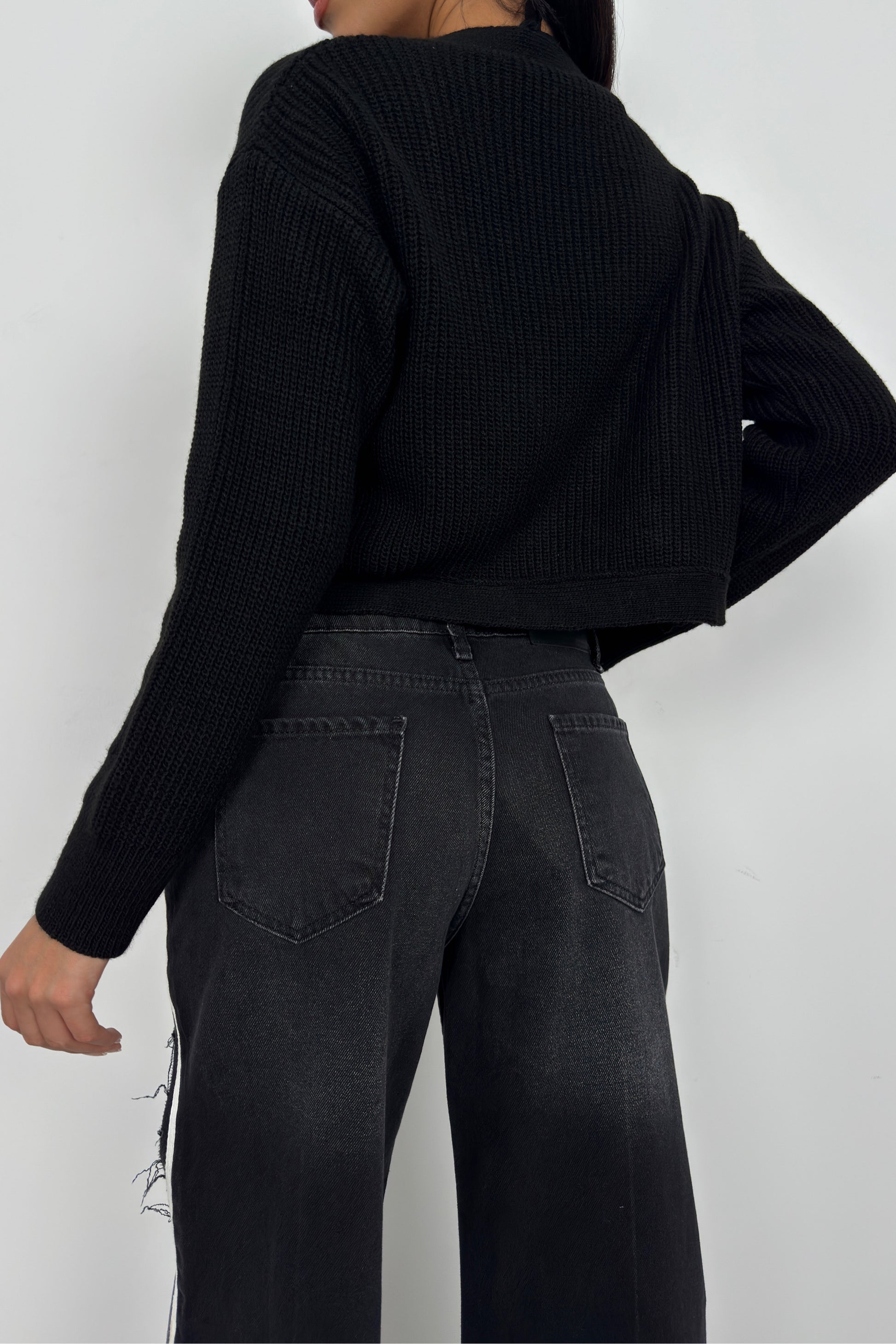 Crop Black Knitted Cardigan with Piping 