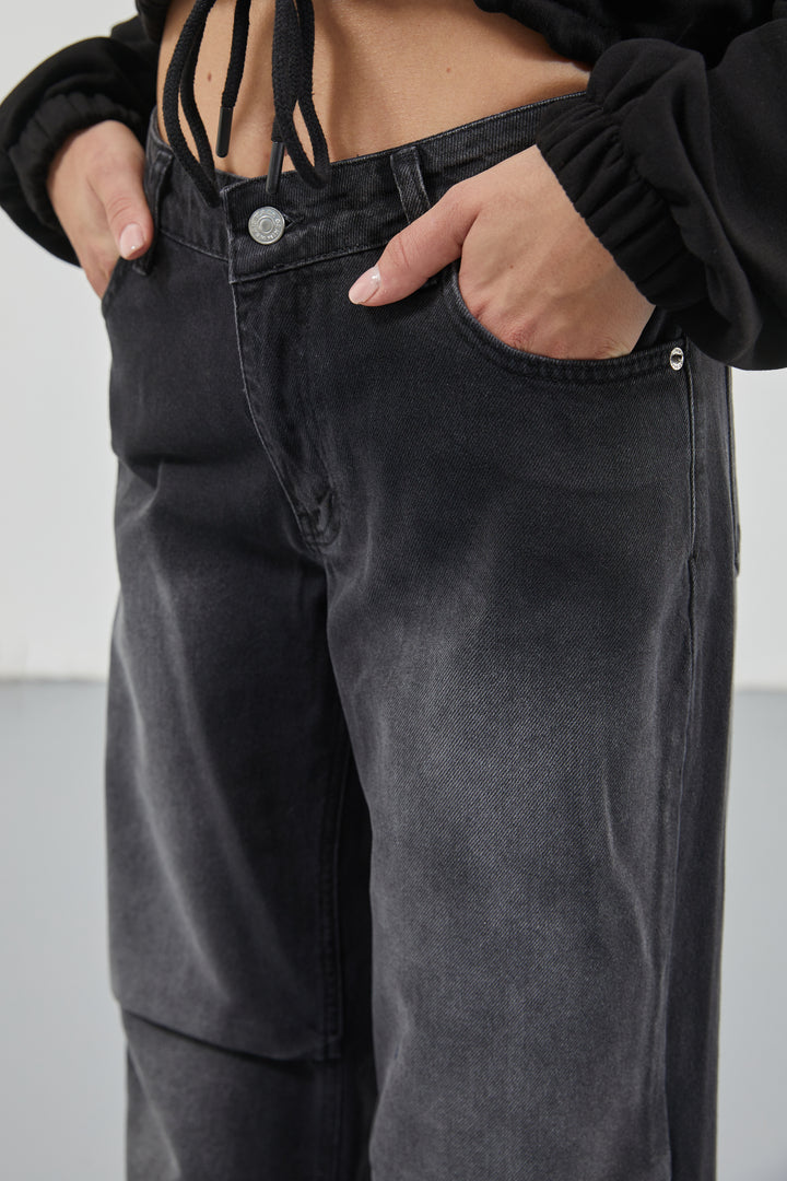 Low Waist Knee Fold Black Jeans 