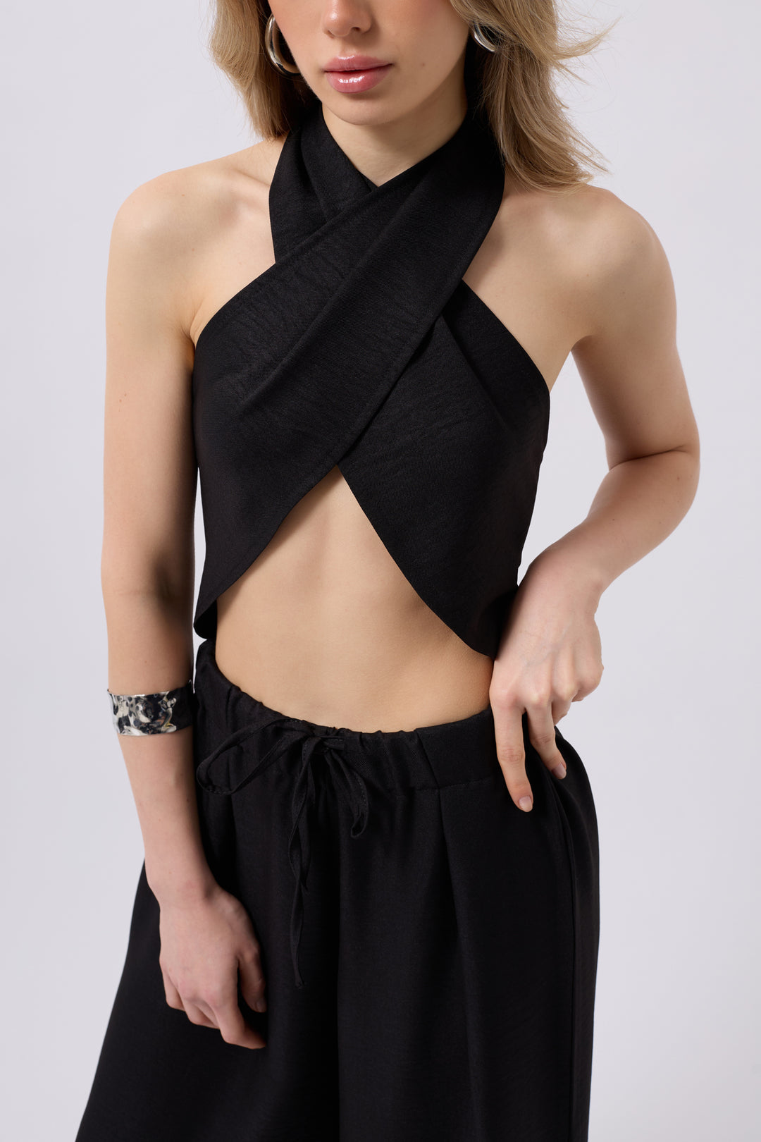 Cross-Lace Linen Black Crop