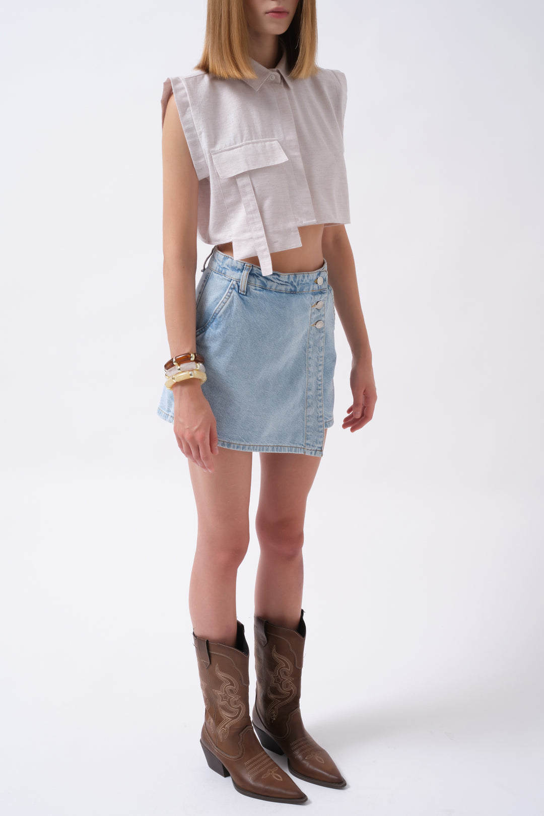 Sleeveless Linen Gray Shirt with Pocket Detail
