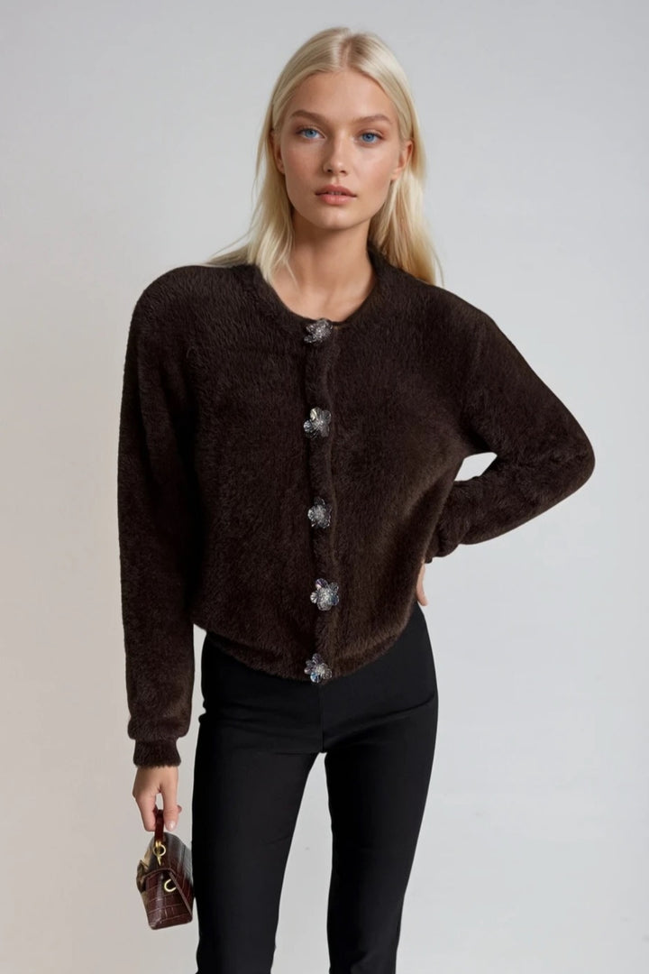 Çiçek Aksesuarlı Yumuşak Dokulu Kahverengi Triko Hırka