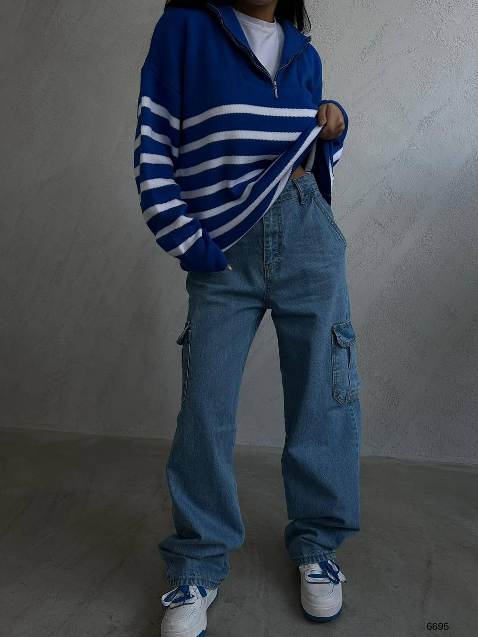 Çizgili Fermuarlı Saks Triko Kazak