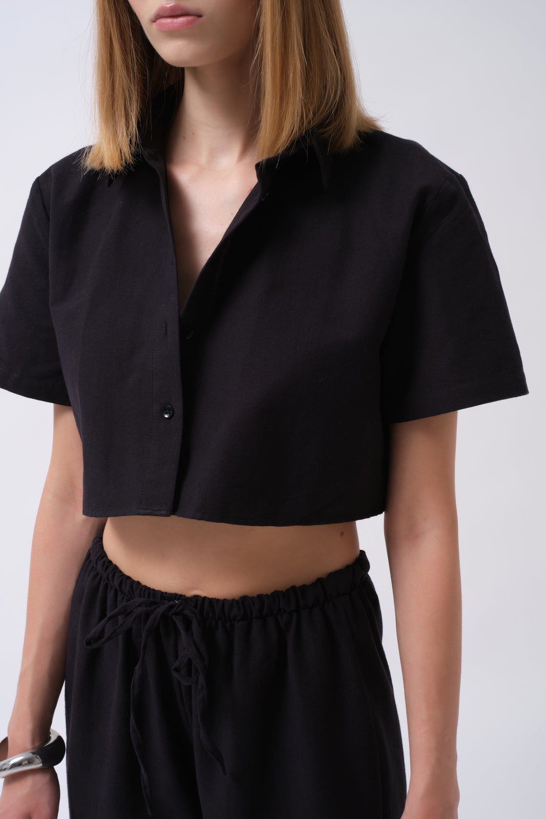Crop Keten Siyah Gömlek