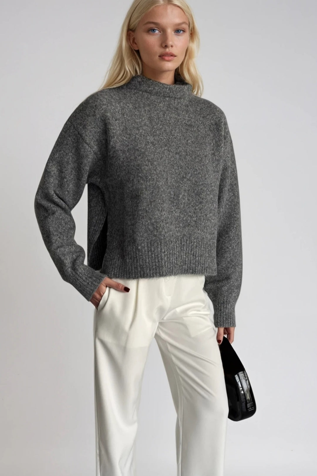 Dik Yaka Yanı Yırtmaçlı Antrasit Crop Triko Kazak