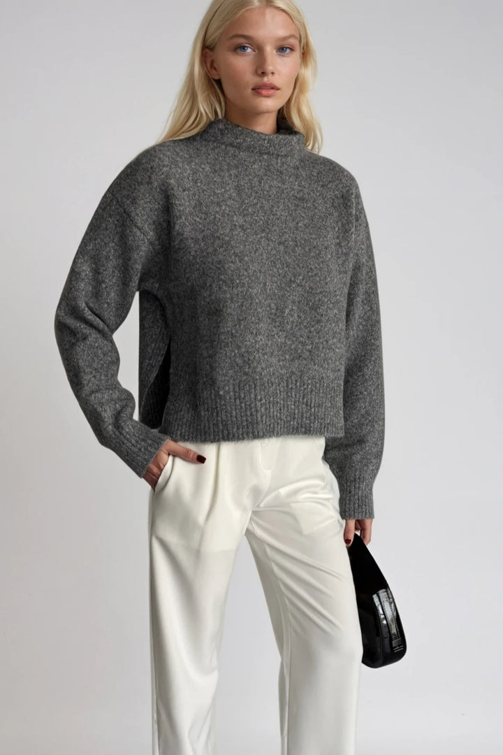 Dik Yaka Yanı Yırtmaçlı Antrasit Crop Triko Kazak