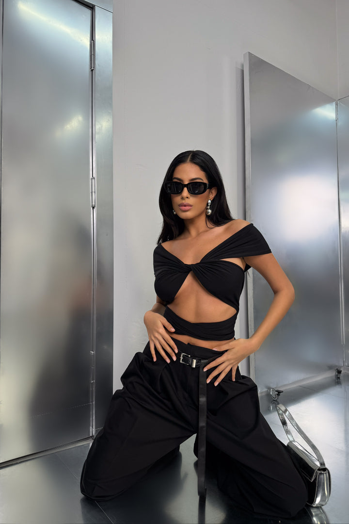 Düğüm Detay Straplez Siyah Crop Bluz