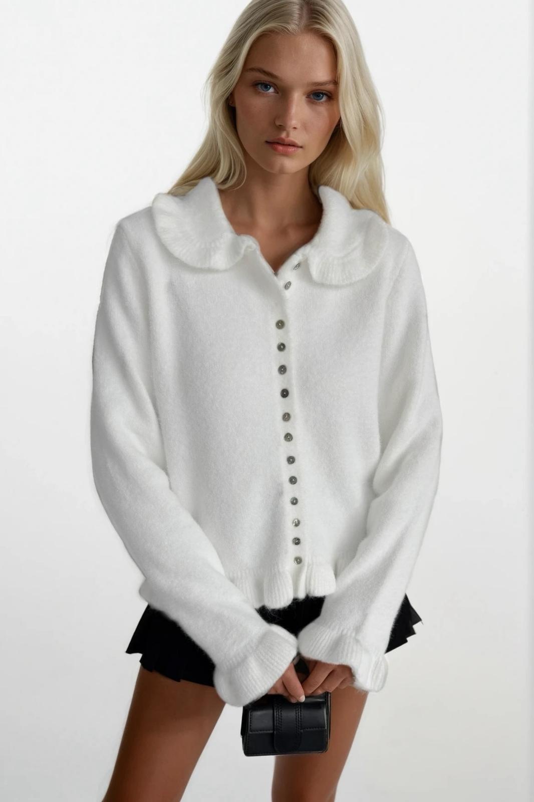 Etek ve Yaka Fırfırlı Triko Beyaz Hırka