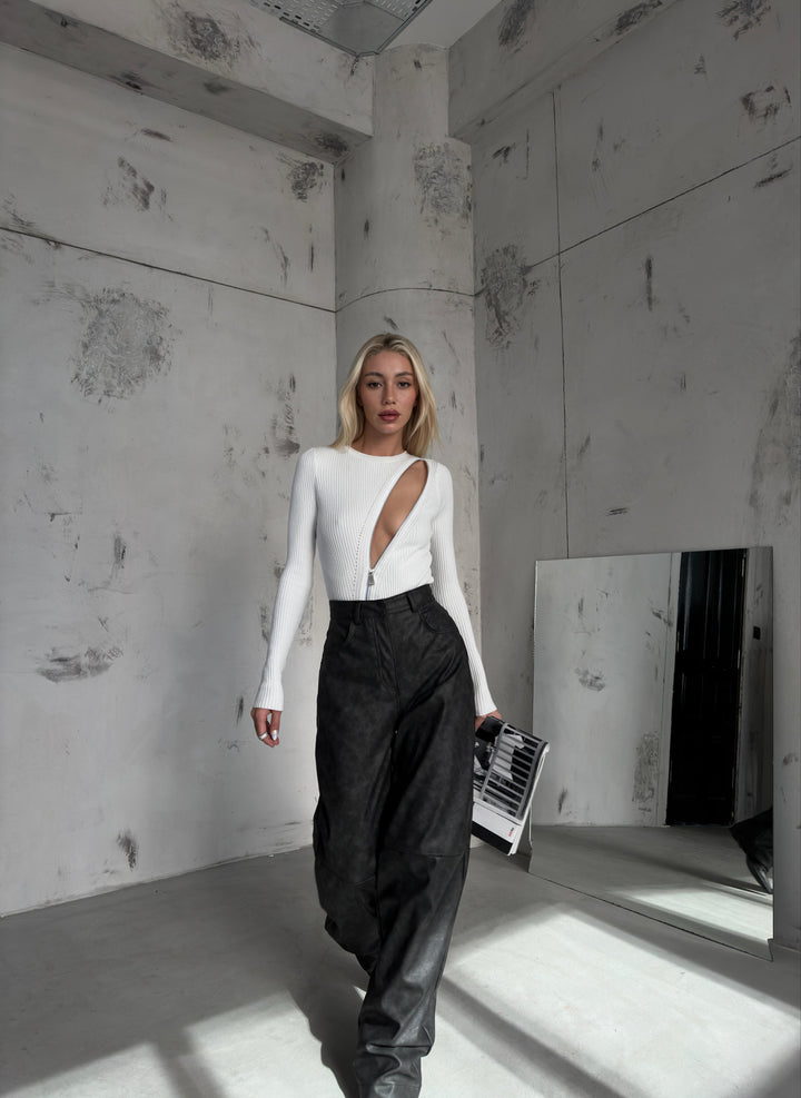 Zipper Detail White Knit Blouse 