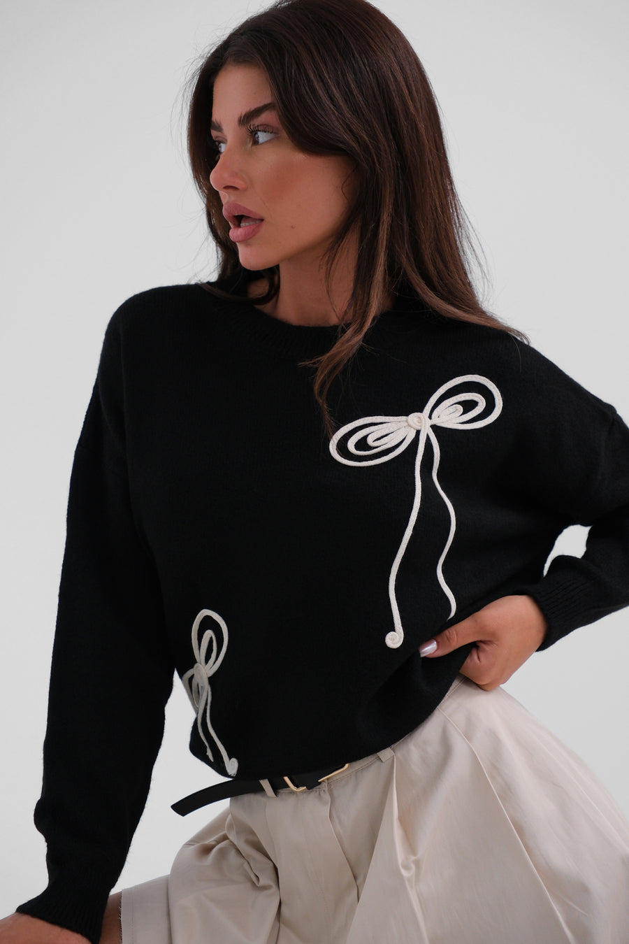 Bow Embroidered Knitted Sweater