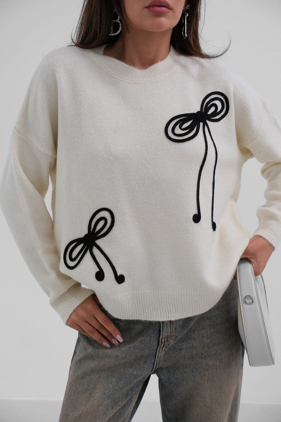 Bow Embroidered Knitted Sweater 