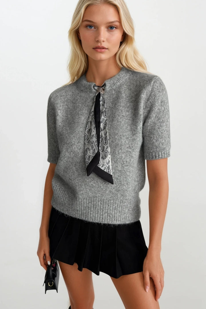 Fular Detay Yarım Kol Gri Triko Bluz
