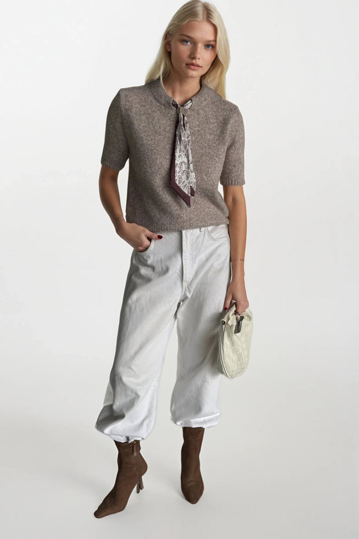 Fular Detay Yarım Kol Bej Triko Bluz