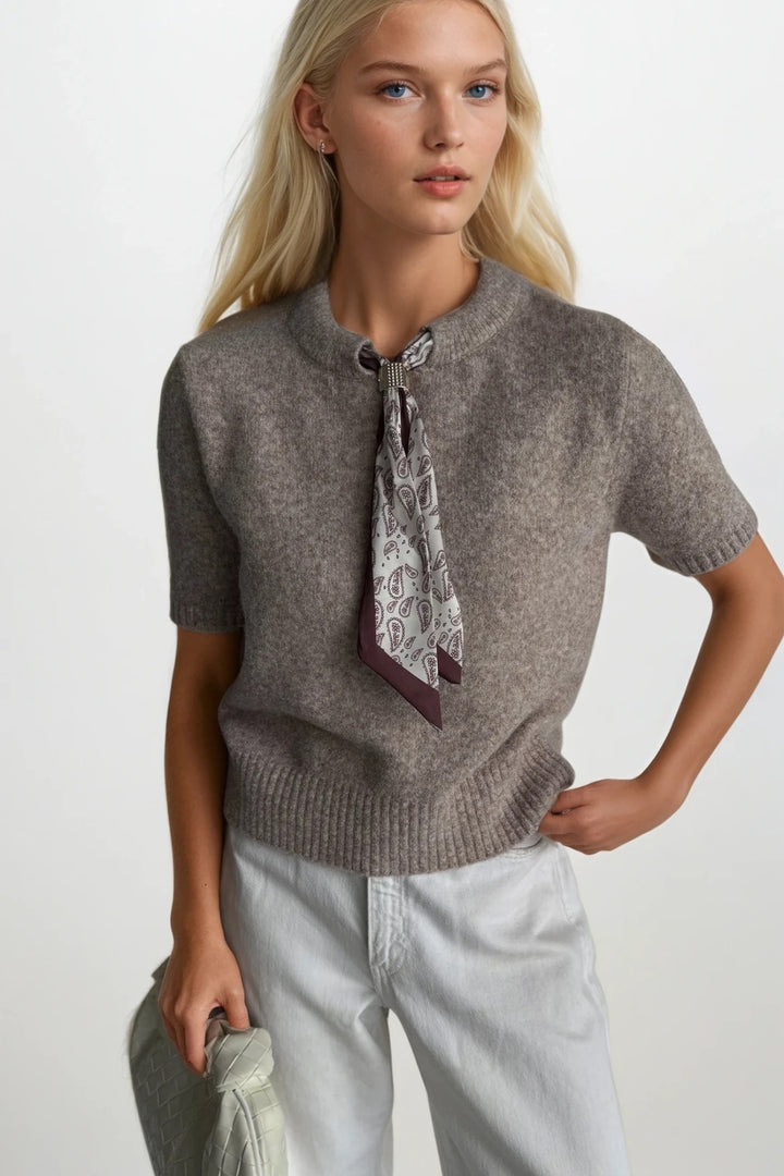 Fular Detay Yarım Kol Bej Triko Bluz