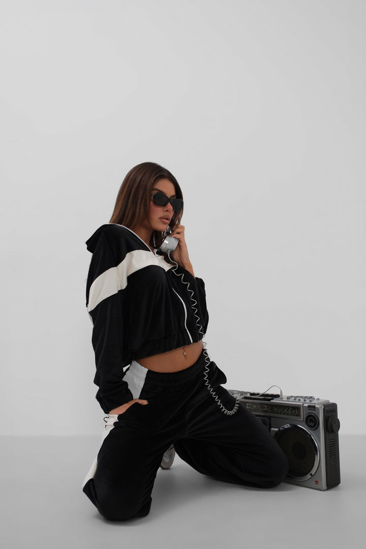 Garnished Zippered Velvet Tracksuit Black Set 