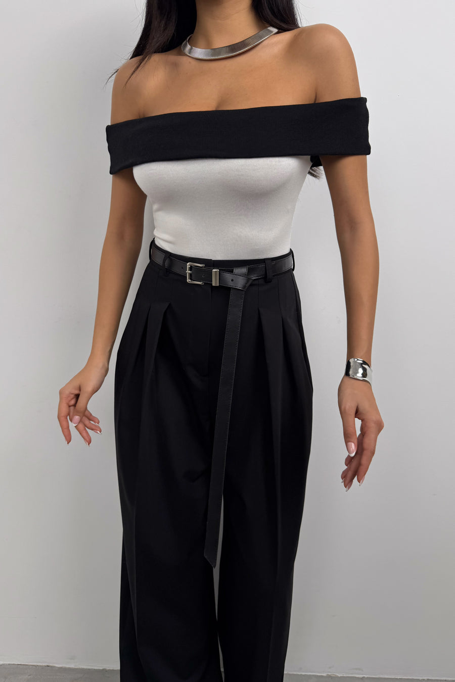 Garnished Boat Neck White Black Blouse 