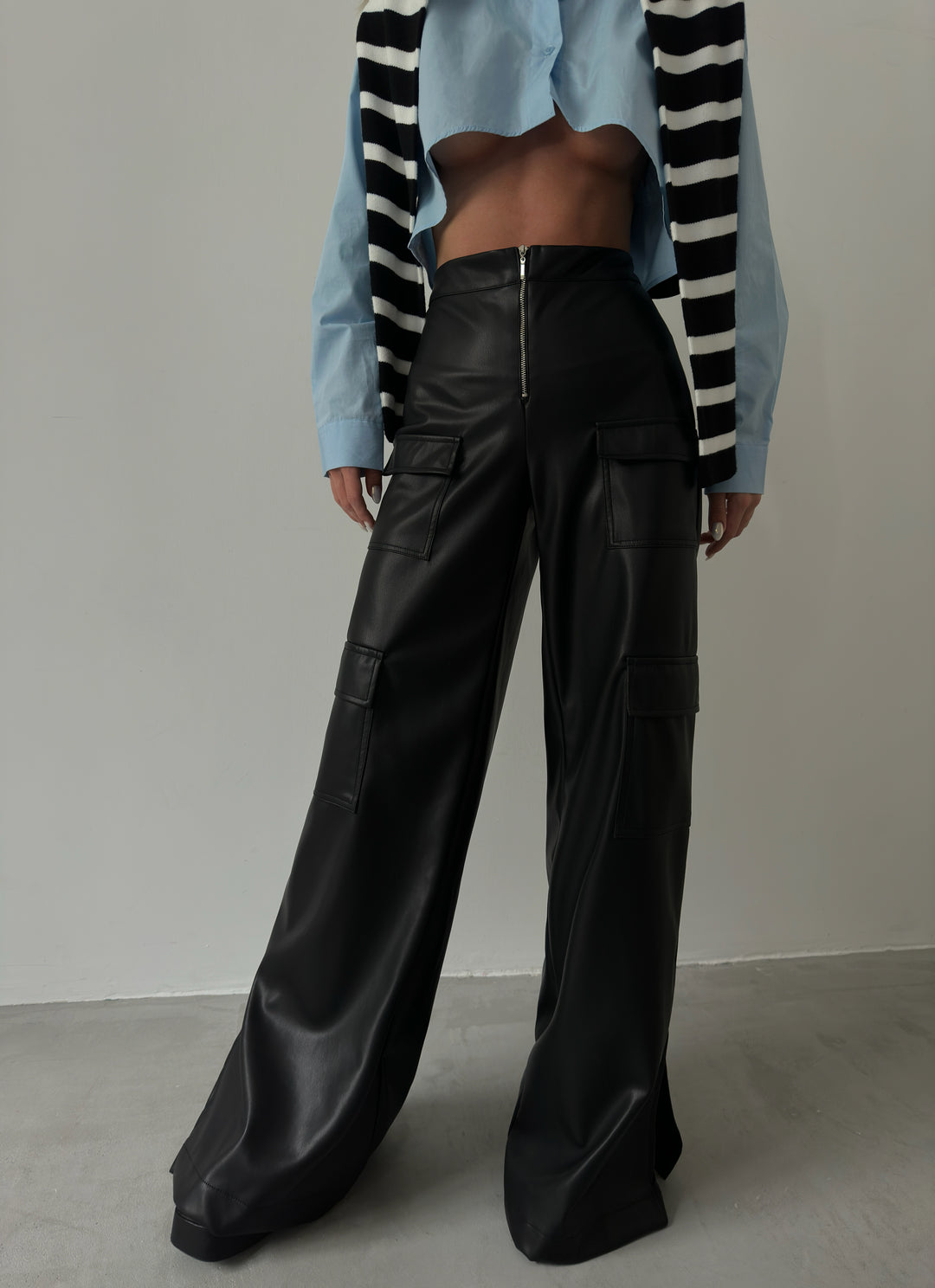 Kargo Cep Bol Paça Siyah Deri Pantolon