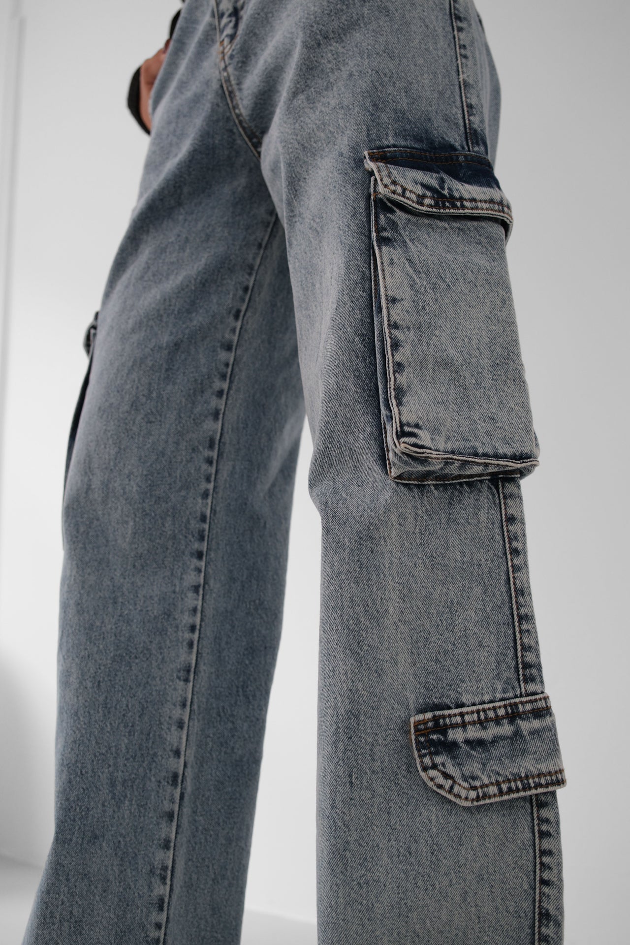 Cargo Pocket Light Blue Jeans 