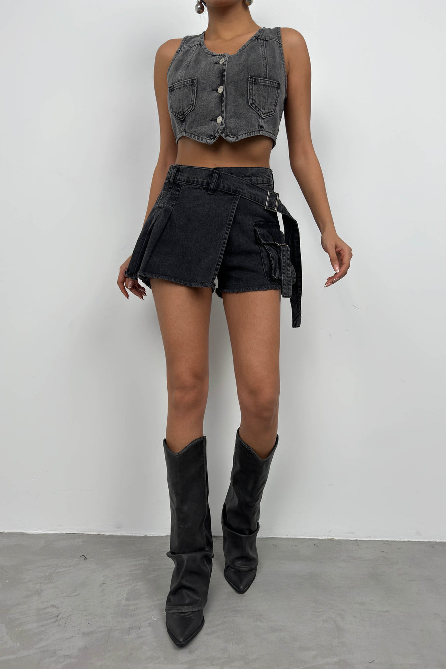 Cargo Pocket Belt Detail Gray Denim Shorts Skirt 