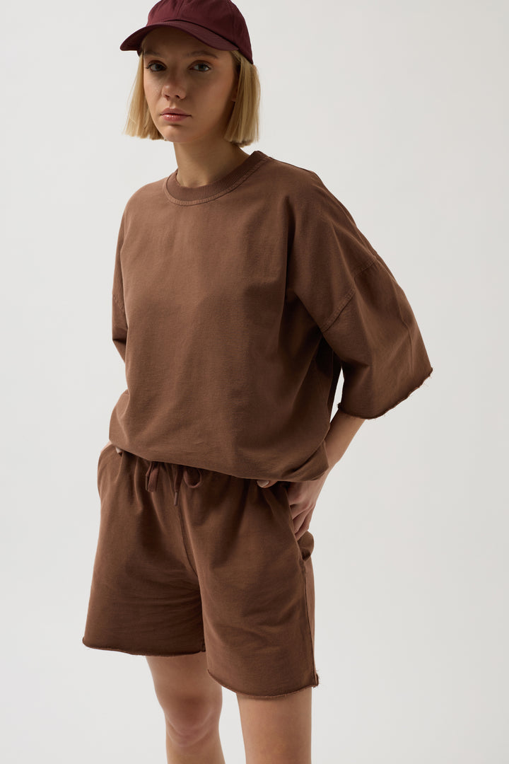 Lazer Kesim Bağcık Detay Kahverengi Şort