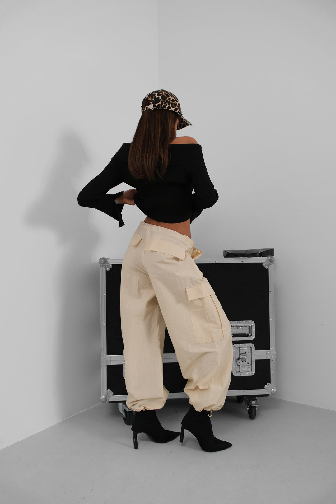 Madonna Collar Zippered Black Cardigan 